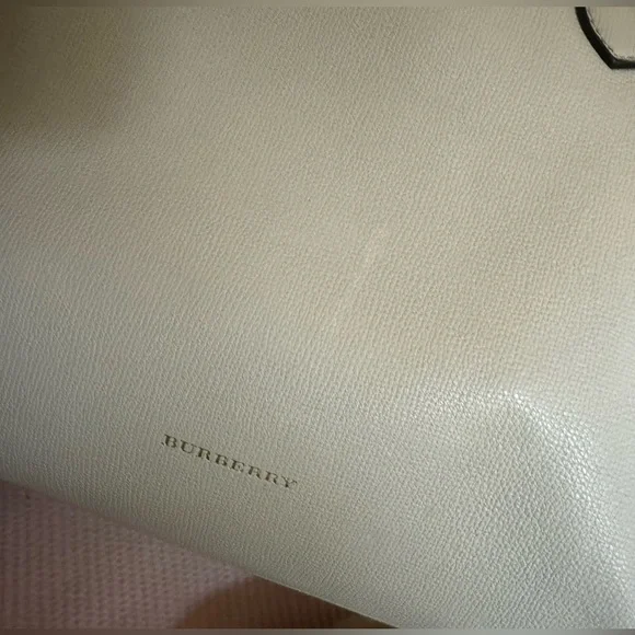 Burberry Beige Leather bag